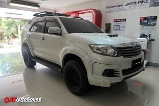 FORTUNER ลำโพงAlpine + DSP ALPINE 010