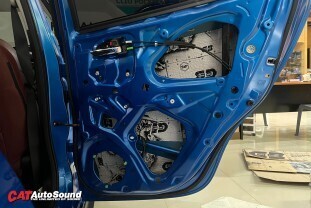 SUZUKI SWIFI 2018 อัพเกรดลำโพงคู่หน้า ALPINE + แดมป์ 4 ประตู่ 004