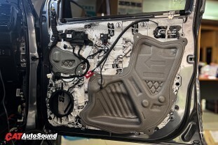 Ford Ranger Stormtrak 2024+ FOCAL + BASSBOX ALPINE + DSP-AMP STEG 009