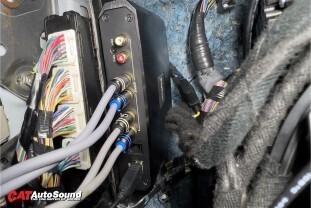 Yaris 2016 DSP ALPINE + AMP ARC +SUB ALPINE 005