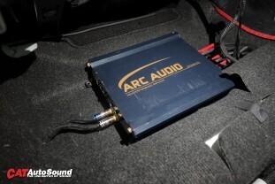 Yaris 2016 DSP ALPINE + AMP ARC +SUB ALPINE 006