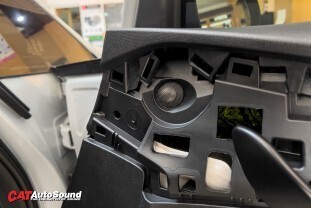 Dolphin อัพเกรดลำฑงคู่หน้า JL Audio 010