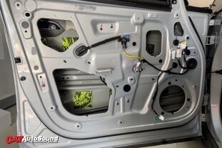 Dolphin อัพเกรดลำฑงคู่หน้า JL Audio 011