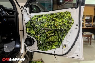 FORTUNER ติดซับ BLAUPUNKT XLf 8120 AD 006