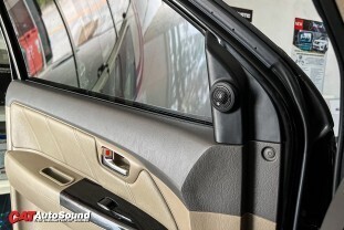 FORTUNER 2011-2015 ติดตั้งจอKANZEN พร้อมชุดลำโพงRainbow หน้า-หลัง 011