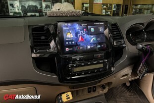 FORTUNER 2011-2015 ติดตั้งจอKANZEN พร้อมชุดลำโพงRainbow หน้า-หลัง 014