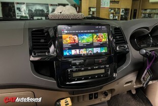 FORTUNER 2011-2015 ติดตั้งจอKANZEN พร้อมชุดลำโพงRainbow หน้า-หลัง 015