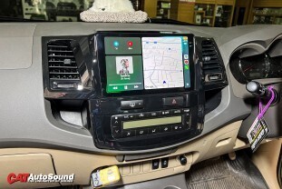 FORTUNER 2011-2015 ติดตั้งจอKANZEN พร้อมชุดลำโพงRainbow หน้า-หลัง 021