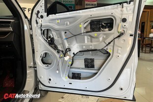 X-FORCE ชุดลำโพงหน้า Audison APK 165 2 ohm+ ชุดลำโพงหลัง Audison APX 6.5+ DSP ALPINE PWE-M60-4 + BASSBOX ALPINE PWE-M770 014