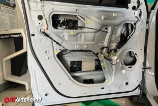 X-FORCE ชุดลำโพงหน้า Audison APK 165 2 ohm+ ชุดลำโพงหลัง Audison APX 6.5+ DSP ALPINE PWE-M60-4 + BASSBOX ALPINE PWE-M770 015