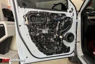 X-FORCE ชุดลำโพงหน้า Audison APK 165 2 ohm+ ชุดลำโพงหลัง Audison APX 6.5+ DSP ALPINE PWE-M60-4 + BASSBOX ALPINE PWE-M770 016